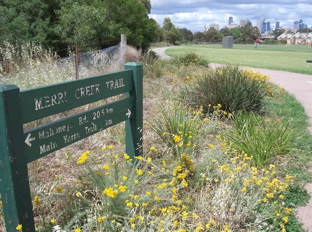 merri-creek-trail-sign-and-path-
