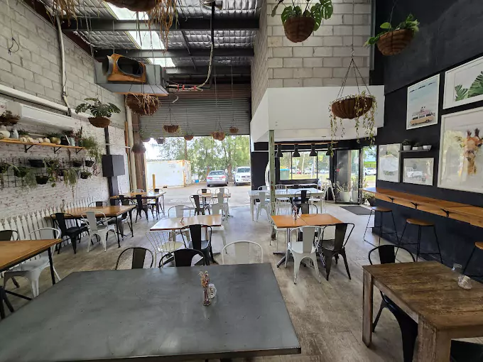 paper-plane-factory-cafe